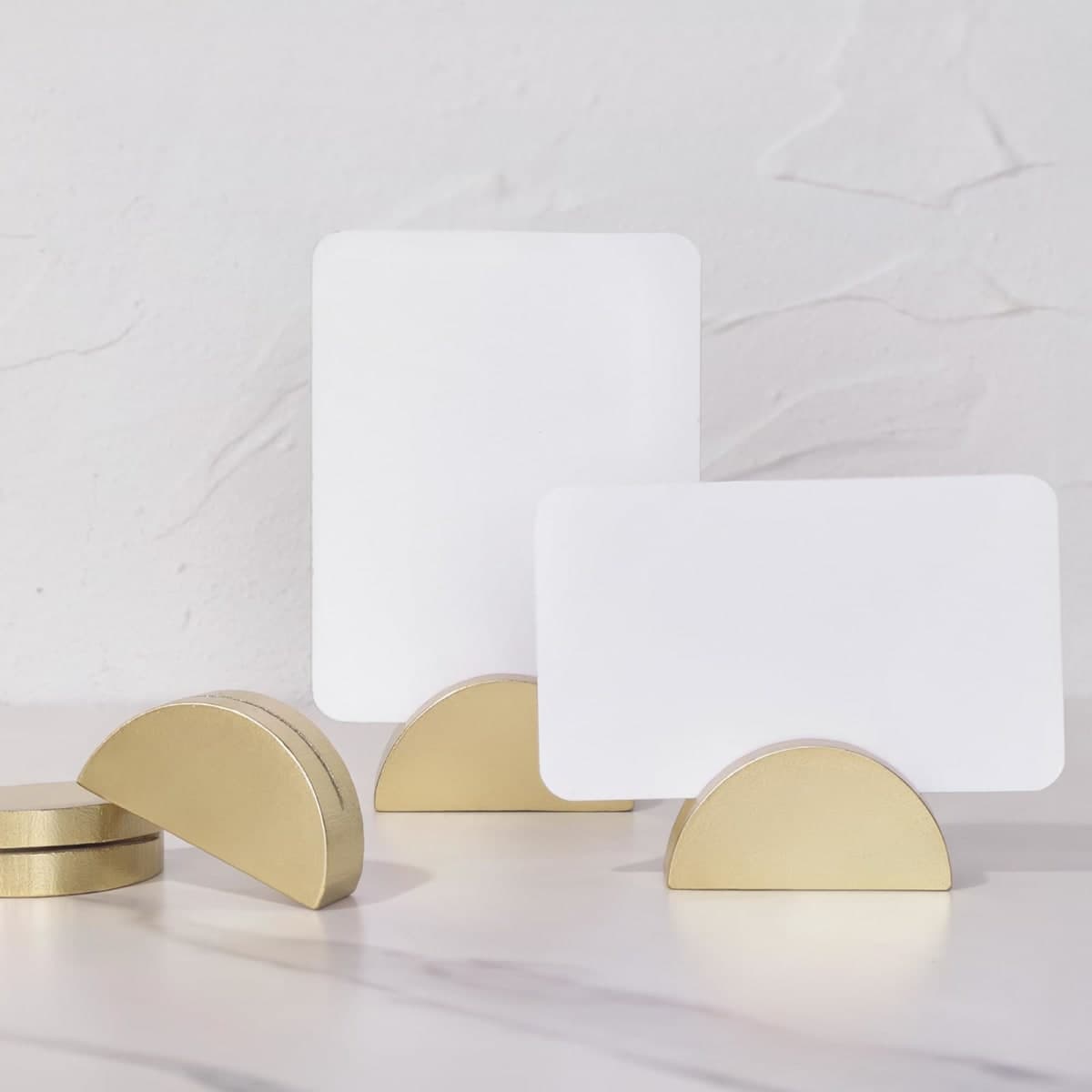 UNIQOOO 10 Set 2" Arch Gold Birch Wood Stand with Cards |1.2mm Slot, for Wedding Table Number Sign, Place Card Holder, Photo Display Stand | for Event Decor, Retail Shop, Cafe Restaurant Menu